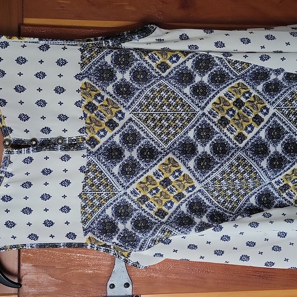 Pretty Tank Top - Picture 6 of 8